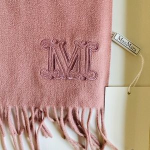 Divine MaxMara Cashmere Scarf with signature monogram